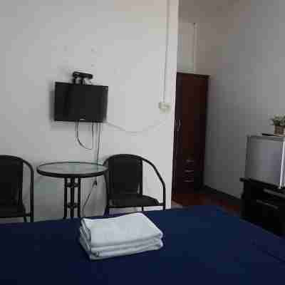 Tangkae View Resort Rooms