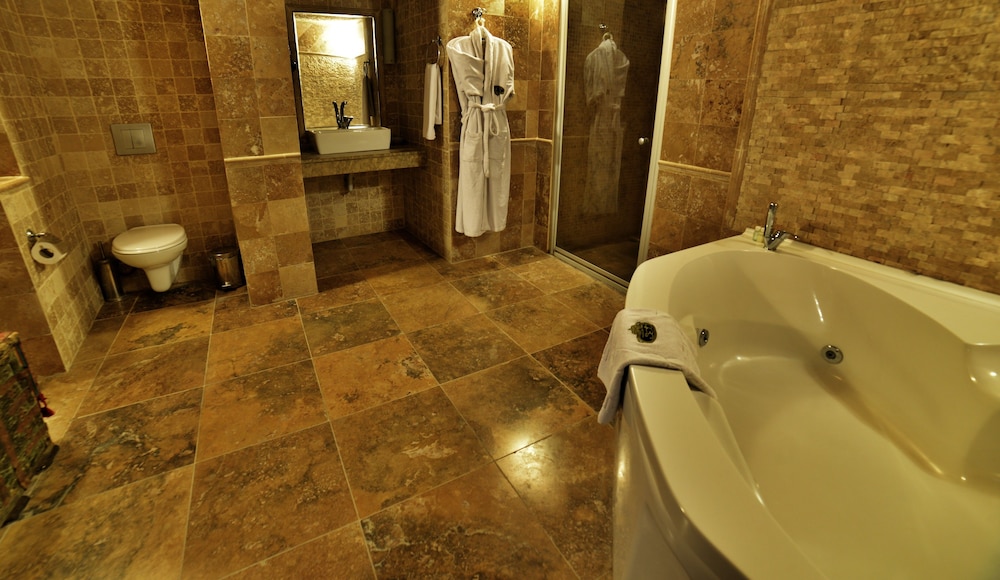 Grand Cave Suites