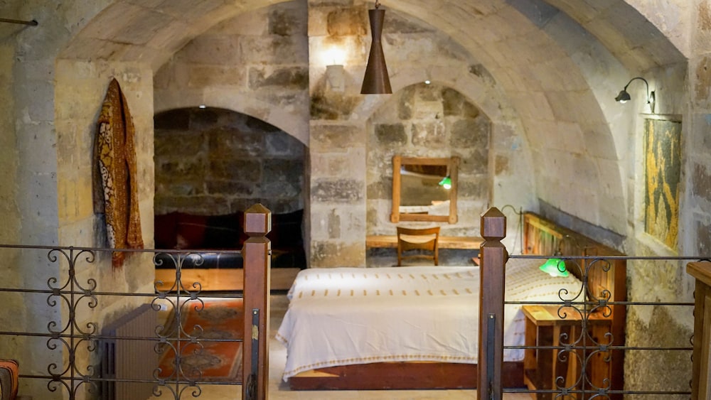 Sultan Cave Suites