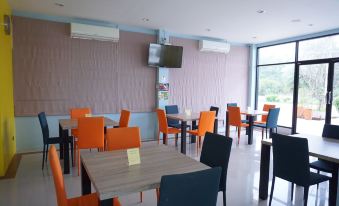 C2U Hotel Uthai Thani - Adults Only