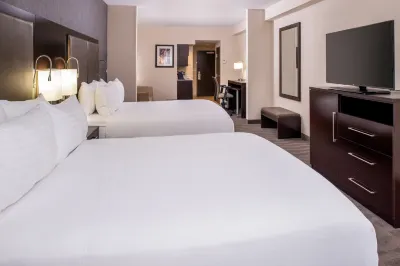 홀리데이 인 익스프레스 & 스위트 먼로 먼로 Monroe Country Club 주변 호텔