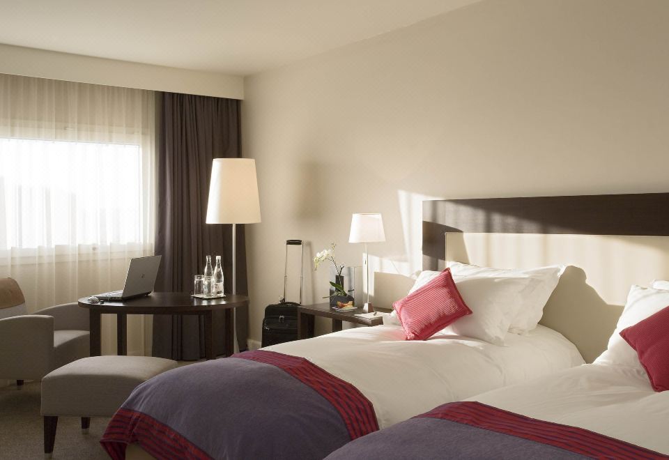 3. 힐튼 가든 인 ..