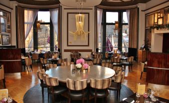 5. Hotel In..