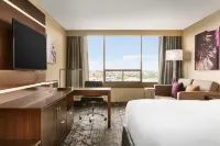 DoubleTree by Hilton Hotel Toronto Airport West Hôtels à proximité de : Cando Property Management