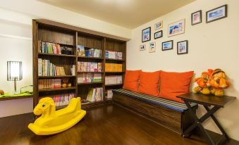 Cat & Sea Slide B&B