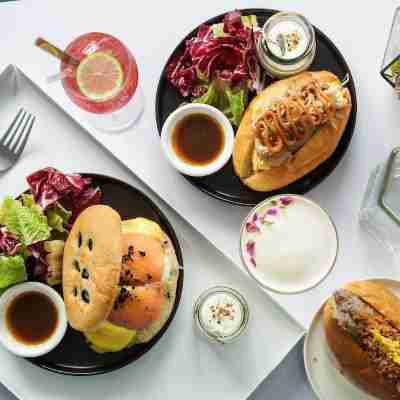Boston Plus Hotel Dining/Meeting Rooms