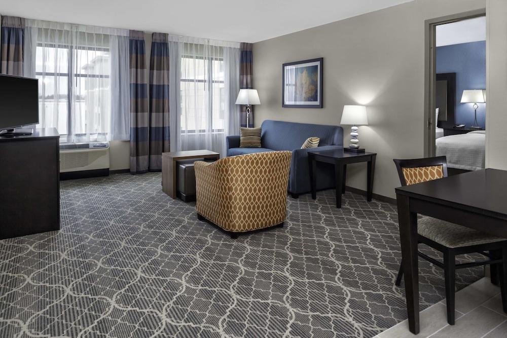 Homewood Suites by Hilton Wauwatosa Milwaukee