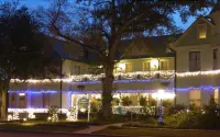 Woodbine Inn and Restaurant Hotels in Madisonville