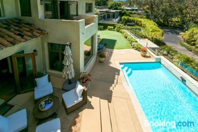 Outdoor Swimming Pool #8080 - SeaView Sanctuary Five-Bedroom Holiday Home Photo