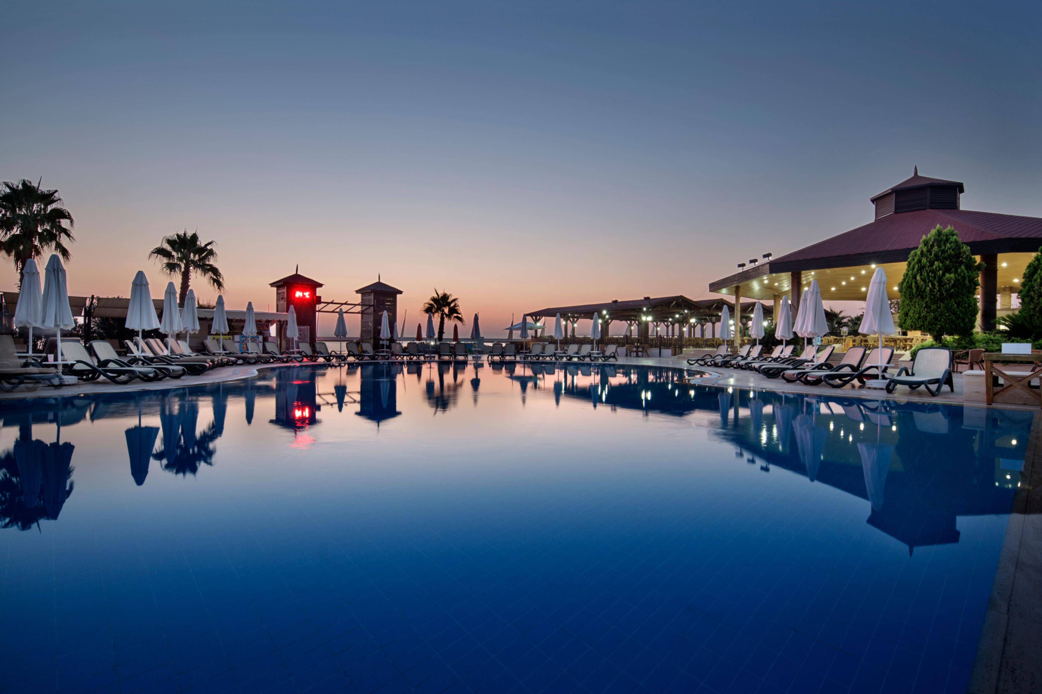 Crystal Flora Beach Resort – All Inclusive