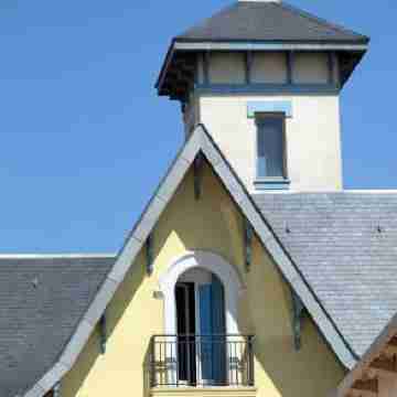 Le Chalet Hotel Exterior