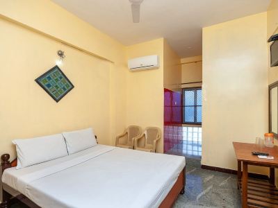 Spot on 36502 Sree Grand Lingam Residency