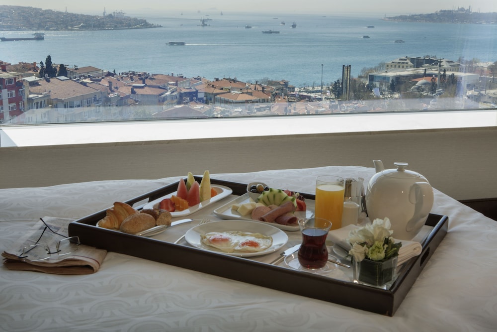 Conrad Istanbul Bosphorus