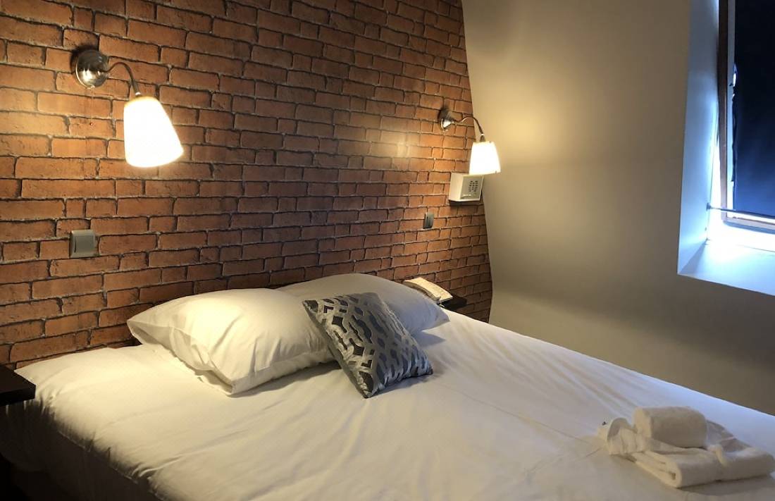La Voile Rouge-Rosporden Updated 2022 Room Price-Reviews & Deals | Trip.com