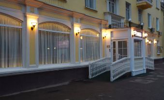 Kroshka Enot Hotel