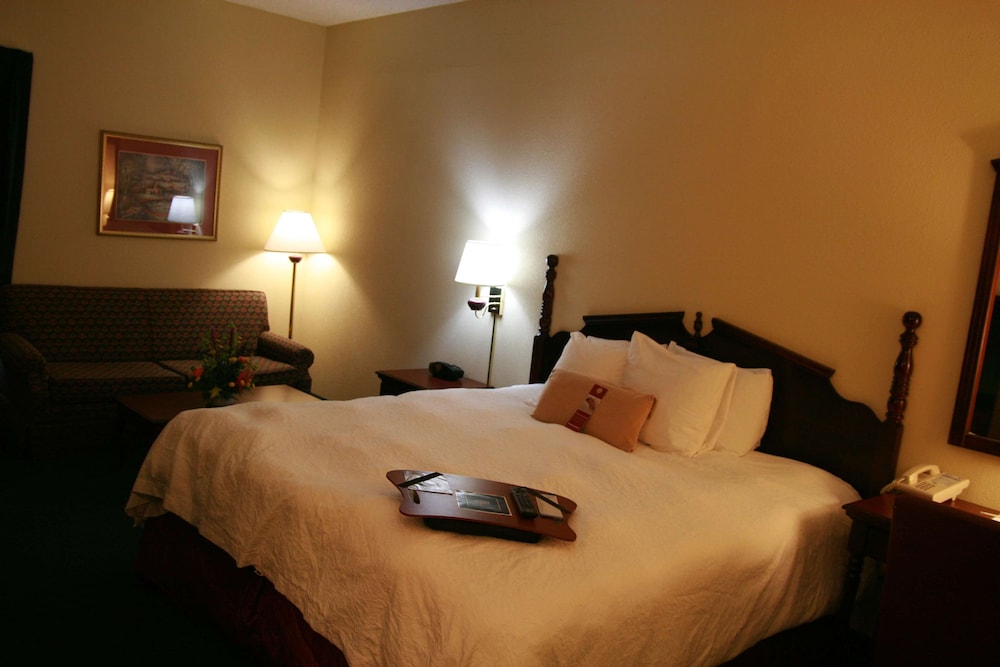 Hampton Inn Russellville