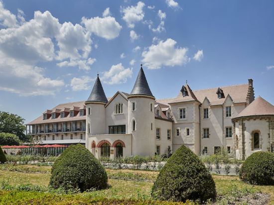 10 Best Hotels near Office de Tourisme de Chambon-sur-Voueize, Montlucon  2022 | Trip.com