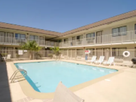 Americas Best Value Inn & Suites-Groves/Port Arthur Hotels in Groves