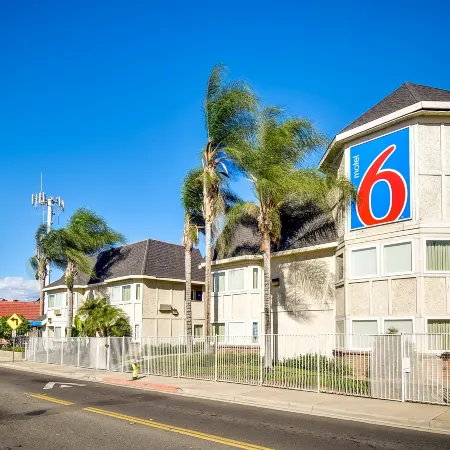 Motel 6 Riverside, CA - South