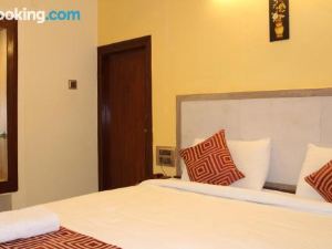 Kaveri Hotel Bed & Breakfast