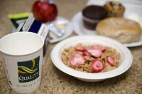 Quality Inn & Suites 5585 Ambler Drive Mississauga Ontario - breakfast