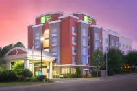 Holiday Inn Express & Suites Chattanooga Downtown Hotel di Chattanooga