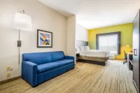 Holiday Inn Express & Suites Hearne Hotels in Franklin