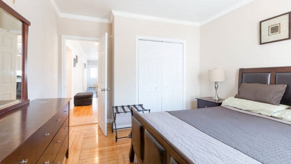 Comfortable Home Close T and Boston