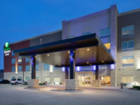 Holiday Inn Express & Suites Great Bend by IHG Hotels in Great Bend