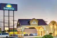 Days Inn by Wyndham Louisville Airport Fair and Expo Center Hotels in Louisville