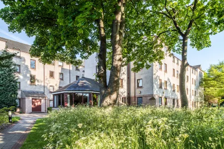 The Scholar Отели рядом с достопримечательностью «Данбарс Клоуз»