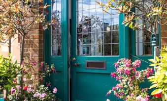 The Brick House Bed & Breakfast - Housity