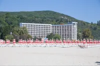 卡利亞克海灘酒店 - 全包式住宿