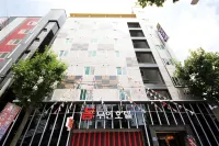 Dom Hotel