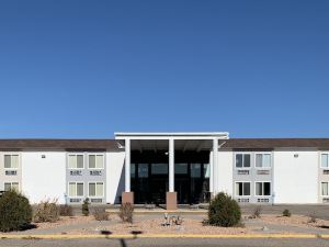 Scottsbluff Inn