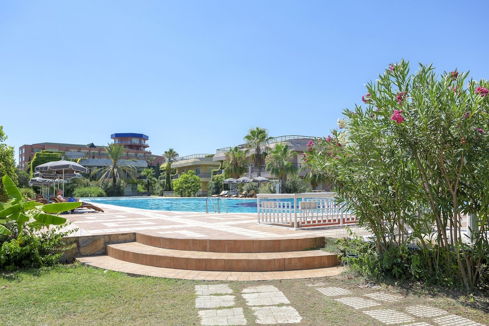 Simena Holiday Village