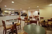 La Quinta Inn & Suites by Wyndham Tampa Fairgrounds - Casino - sarapan
