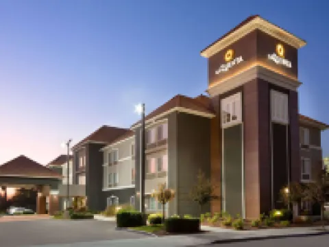 La Quinta Inn & Suites by Wyndham Fresno Northwest Hotels in Fresno