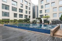 Holiday Inn New Delhi International Airport - Luxury