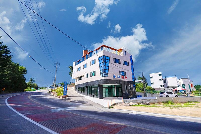 삼척 놀자펜션 이런 분들 추천해요 이미지