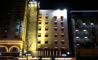 Gwangmyeong W Hotel