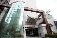 Noblesse Hotel Hoteles cerca de Museo del Ordenador Nexon