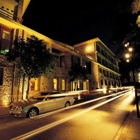Amphitryon Hotel