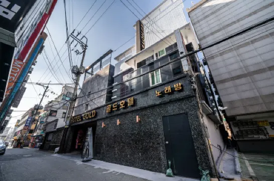 Incheon (Dongam) Gold Hotel Отели рядом с достопримечательностью «Juan Central Church»