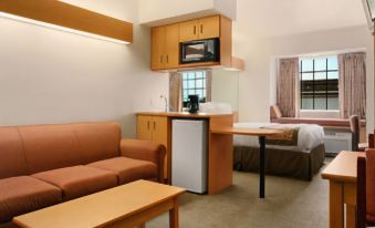 Microtel Inn & Suites by Wyndham Altus