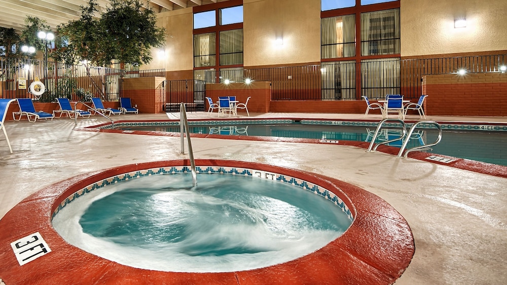 Clarion Inn & Suites