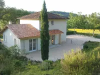 Lapeyriere Plan d'eau de Montcuq 주변 호텔