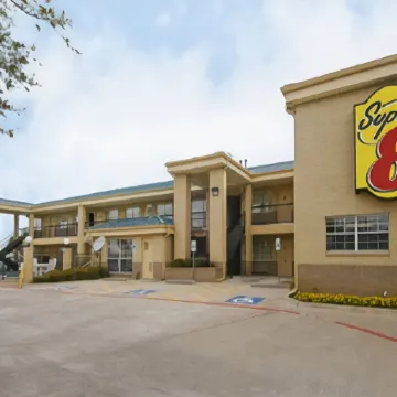 Super 8 by Wyndham Richardson Dallas
