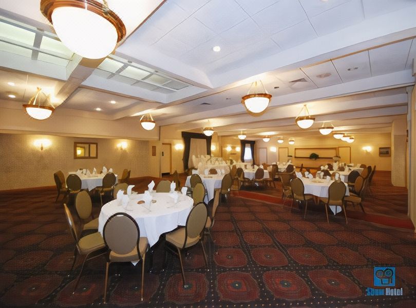 Best Western Plus Milwaukee Airport Hotel & Conference Center Over view