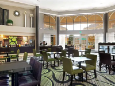 La Quinta Inn & Suites by Wyndham Macon Hotels in Macon
